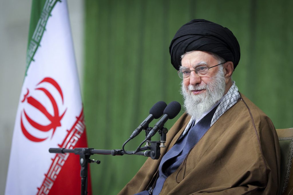 امام خامنه ای رهبر معظم انقلاب مقام معظم رهبری حضرت آیت الله العظمی خامنه ای
